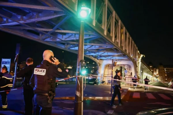 Falleció un turista cerca de la torre Eiffel tras ser apuñalado