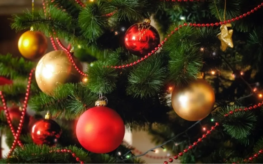 Qué significa cada color de las esferas del árbol de Navidad.