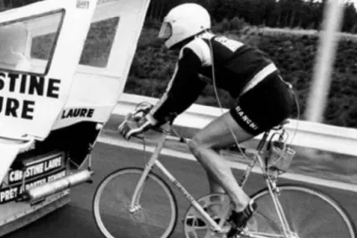 Día Nacional del Ciclista: el enorme viaje en bicicleta que unió dos provincias opuestas en el mapa argentino
