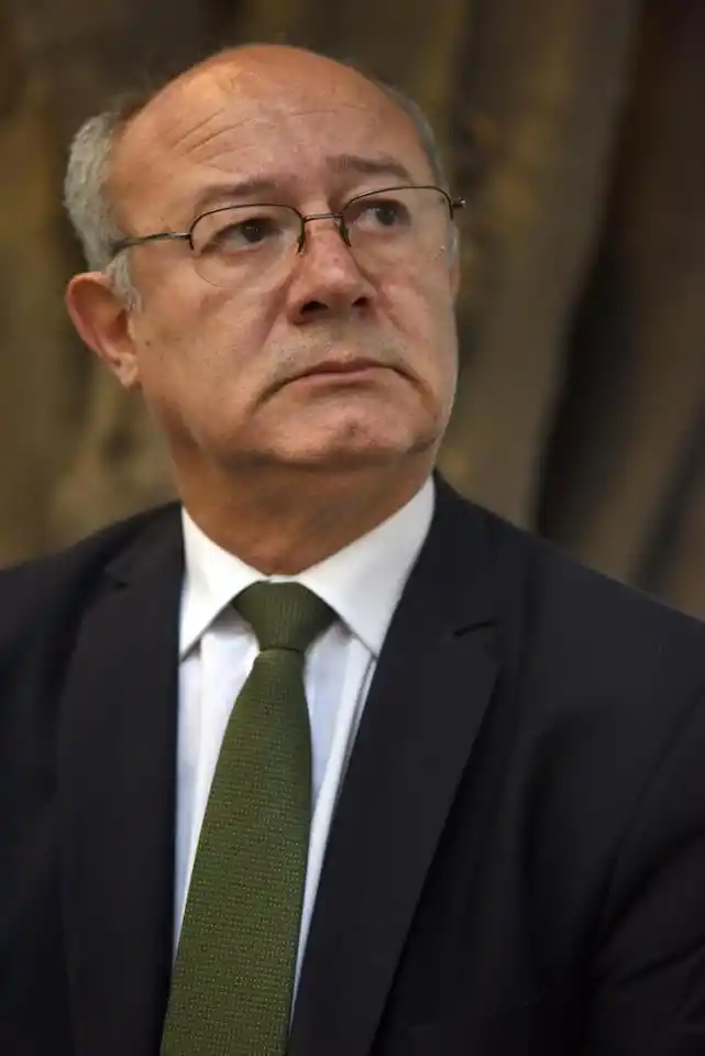 Indagarán a un ex juez por la venta de drogas en la cárcel