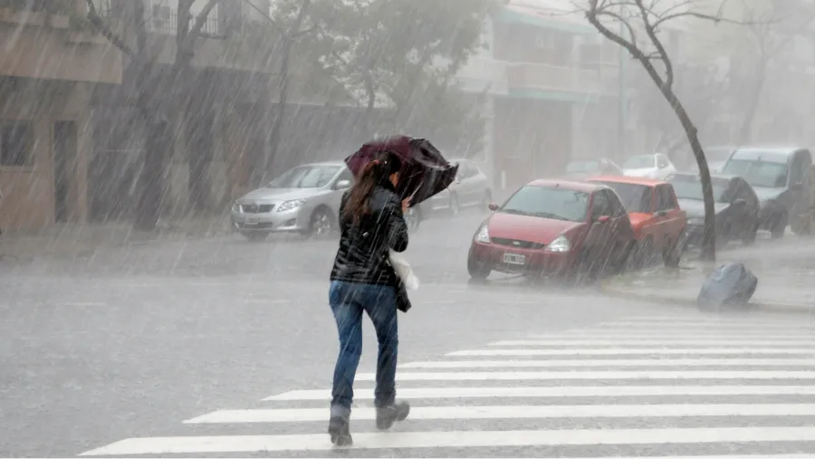 Alerta meteorológica: ¿qué provincias arrancan la semana con tormentas y vientos fuertes?