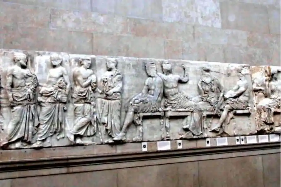 El conflicto de los frisos se trasladó a las internas en Londres