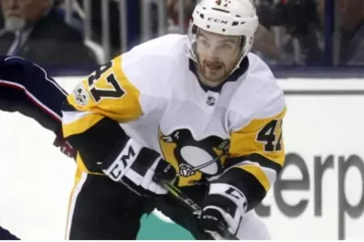 Habrá cambios en el hockey sobre hielo tras la muerte de un jugador al ser degollado por una cuchilla