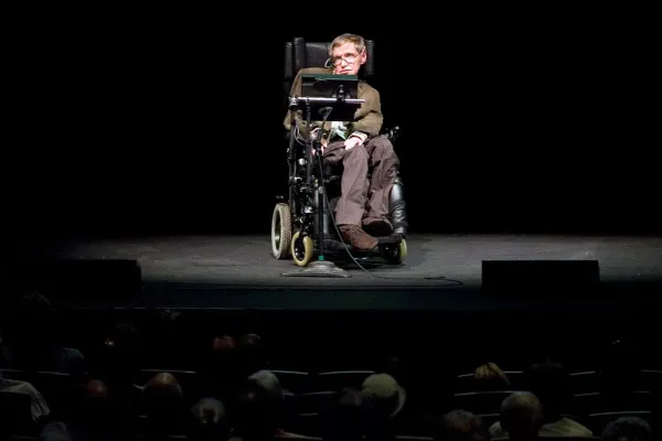 La aterradora teoría de Stephen Hawking que volvió a cobrar sentido tras el paso del cometa 3I/ATLAS