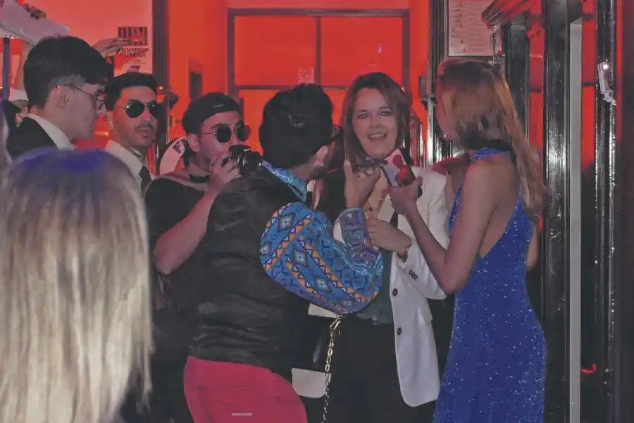 CUAL ESTRELLAS. Así fueron recibidos los invitados de LA GACETA. 