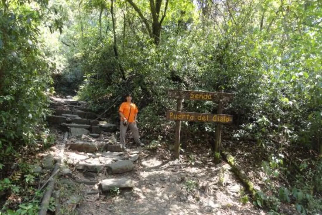 SAN JAVIER. El ChatGP pone en el primer puesto para realizar trekking al cerro que custodia la ciudad de Yerba Buena.