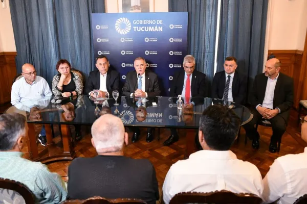 El Gobierno firmó el acuerdo salarial con los gremios estatales: cómo se implementará