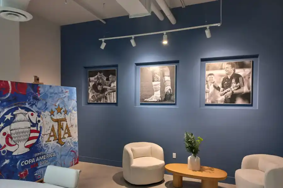 Chiqui Tapia inauguró oficinas en Miami y se espera la reunión con Scaloni