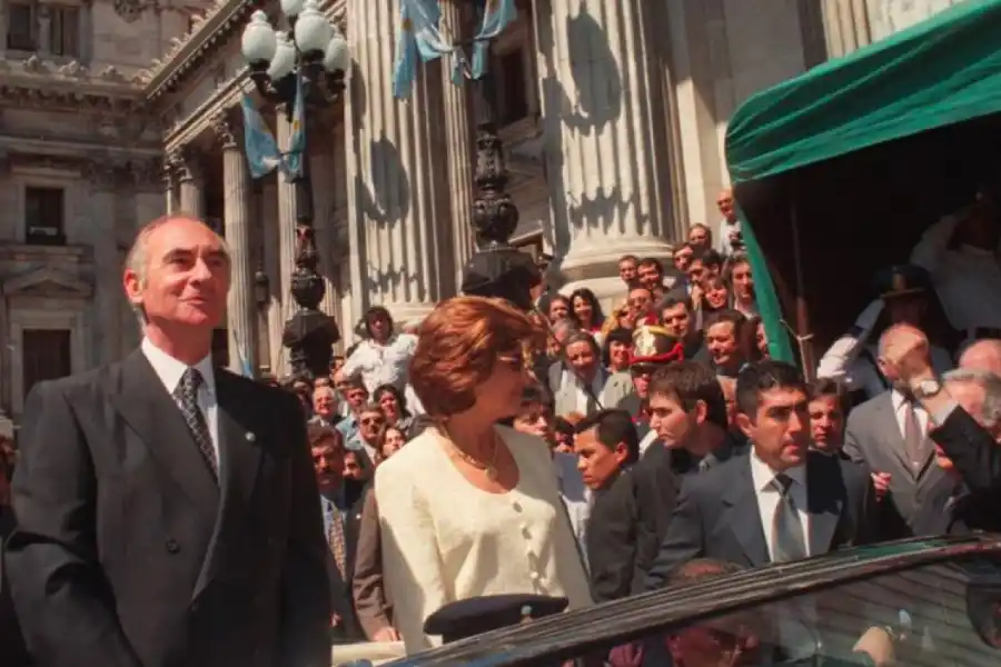 Del “Cadillac de Perón” a los alemanes: los vehículos de las juras presidenciales de los últimos 40 años