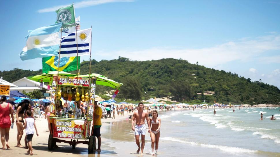 Vacaciones 2023/24: ¿cuánto cuesta vacacionar una semana en las playas de Brasil?