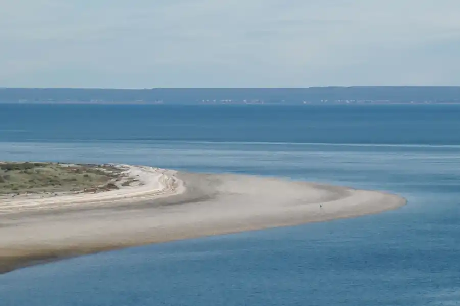 El lugar se encuentra a 65 kilómetros de Las Grutas.