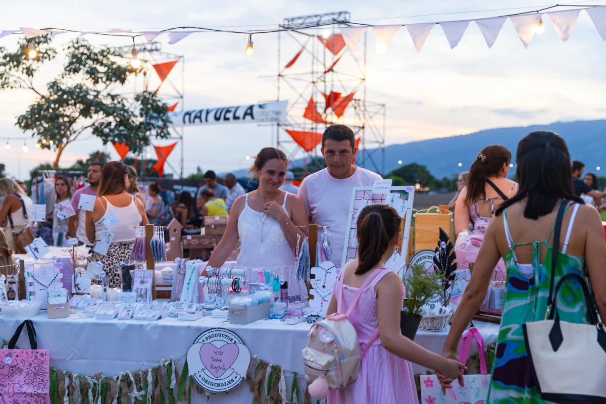 En Las Cañas: emprendedores locales exponen sus trabajos en la tradicional feria Espacio Rayuela