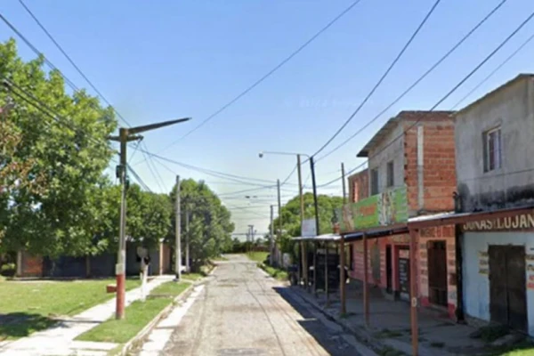 Homicidio en San José: hallan un cuerpo colgado con las manos atadas a la espalda
