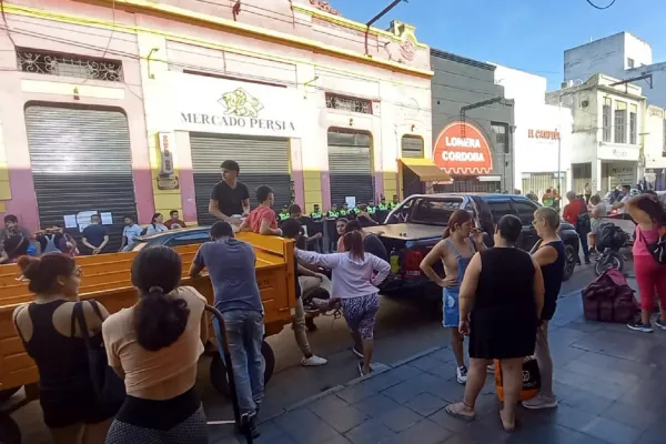 Incendio del Mercado Persia: puesteros retiraron sus pertenencias