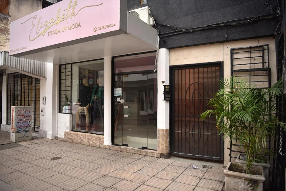 LA ESCENA. El cuerpo de Gabriela Picciuto fue encontrado dentro de una cisterna en su casa de Chacabuco 59. la gaceta / foto de Ines Quinteros Orio (archivo)