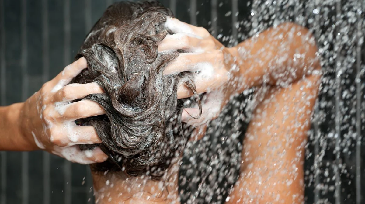 Cuántas veces por semana conviene lavarse el pelo para que crezca más rápido