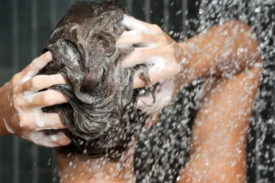 Cuántas veces por semana conviene lavarse el pelo para que crezca más rápido