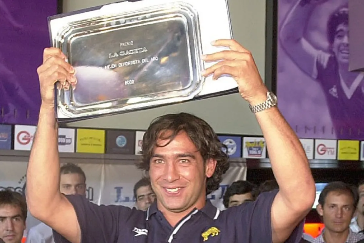 BIEN EN ALTO. José María Núñez Piossek sonríe al ganar la primera edición de los premios LA GACETA. 