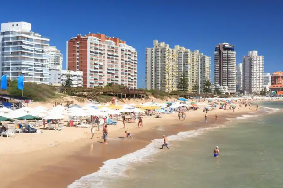 Vacaciones 2023/24: cuánto sale ir a Punta del Este este verano