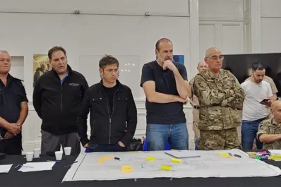 Milei y Kicillof viajaron hasta Bahía Blanca para acompañar las tareas después del trágico temporal