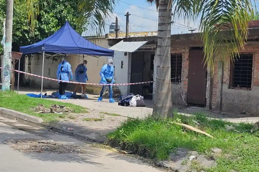 PERICIAS. Roberto Saúl Costilla perdió la vida en la calle Lavaisse al 500.