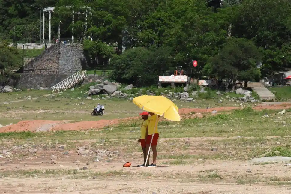 GUARDAVIDAS. El personal se mantuvo atento ante cualquier accidente. 