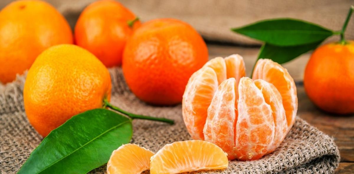 Mandarinas y naranjas.