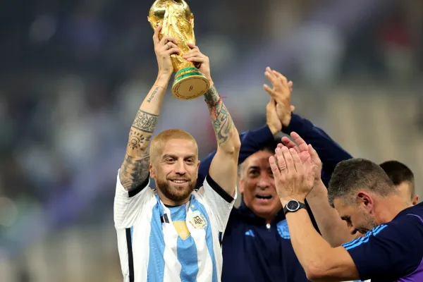 El “Papu” Gómez hizo un posteo por el aniversario del título en Qatar y sólo uno de sus compañeros le dio “like”: quién fue