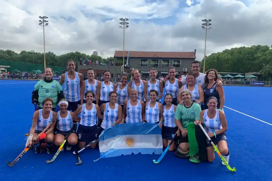 LAS CAMPEONAS. El plantel argentino que consiguió el título en el Panamericano, ganando todos los partidos.