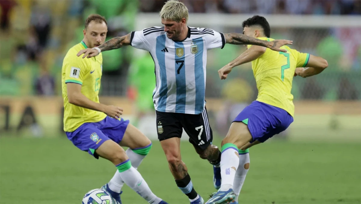 BIEN ARRIBA. La Selección Argentina terminó el año con una victoria en el Maracaná ante Brasil.