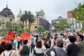 Se concentraron en la plaza Independencia en contra de las medidas económicas de Milei