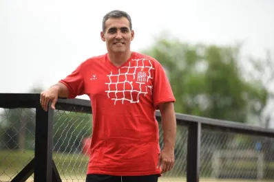 Es ingeniero en computación, capitán de su equipo de hockey y este año logró tres títulos