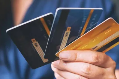 Cuáles son los cambios en las tarjetas de créditos que establece el DNU de Milei