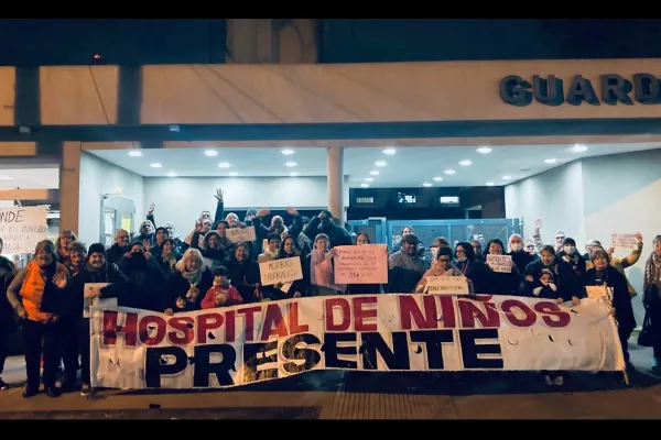 El decreto de Milei limita el derecho a huelga de docentes, transportistas y personal de la Salud