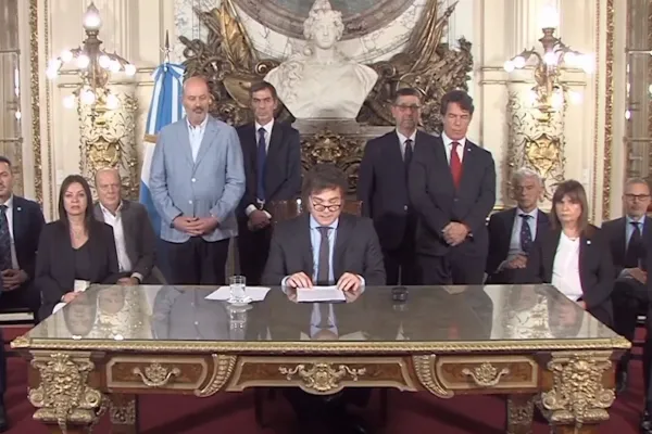 Javier Milei, entre el apoyo empresarial y la protesta sindical