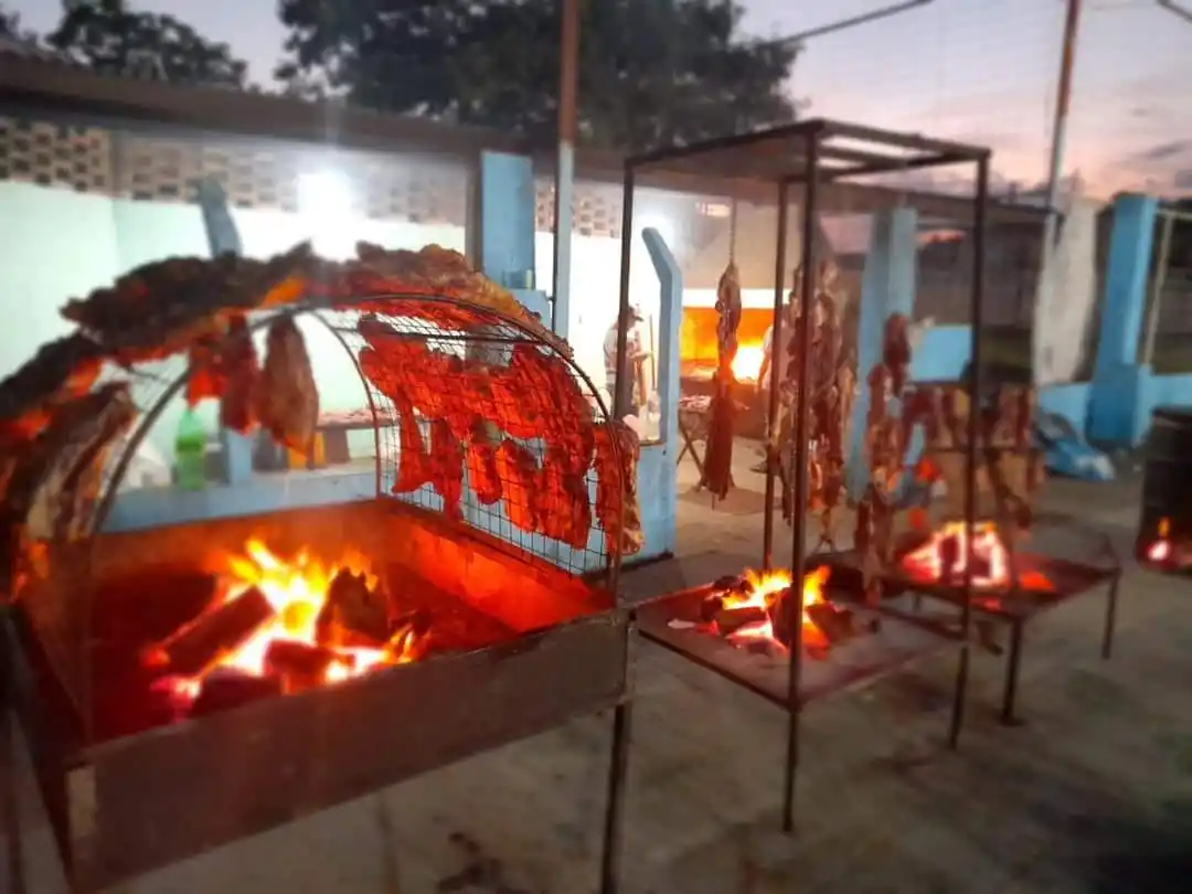 Asado solidario de años anteriores. Foto Un Plato Caliente
