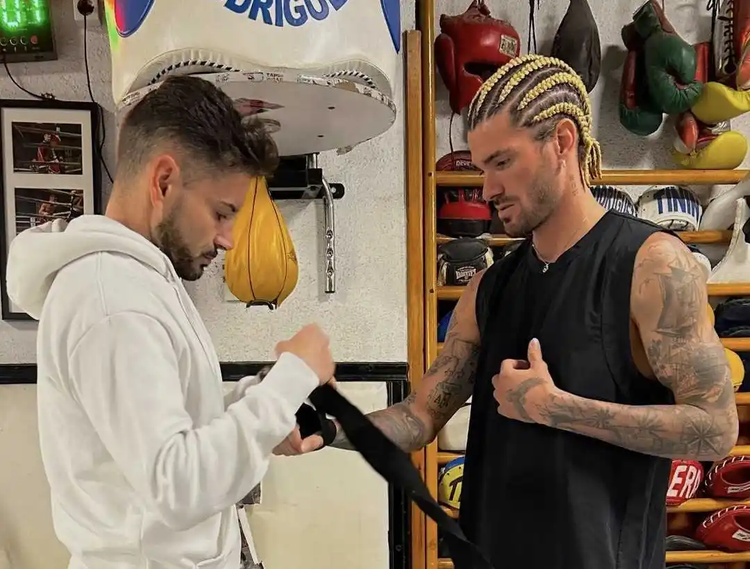 El excéntrico nuevo look de Rodrigo de Paul que revolucionó las redes sociales