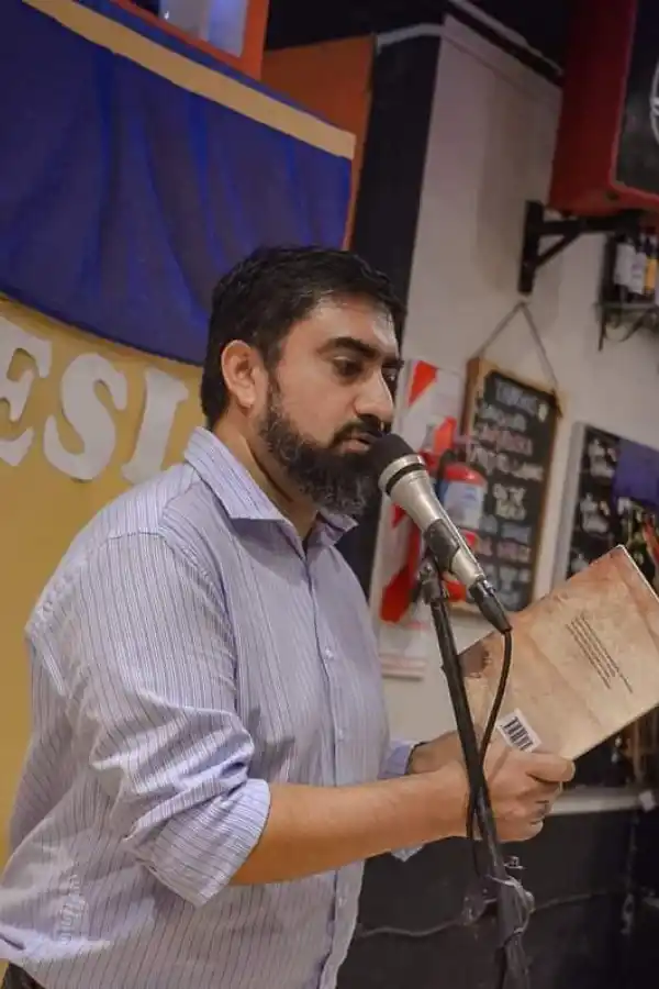 EL AUTOR. El docente santiagueño Aníbal Costilla habla en su libro de la geografía profunda de su provincia.