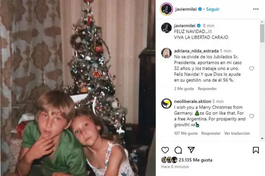 MENSAJE NAVIDEÑO. El presidente Milei compartió una imagen junto a su hermana Karina Milei.