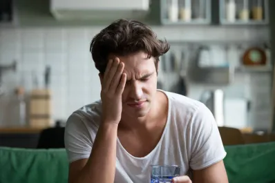 Cuáles son las tres infusiones que alivian rápidamente la resaca, según los médicos