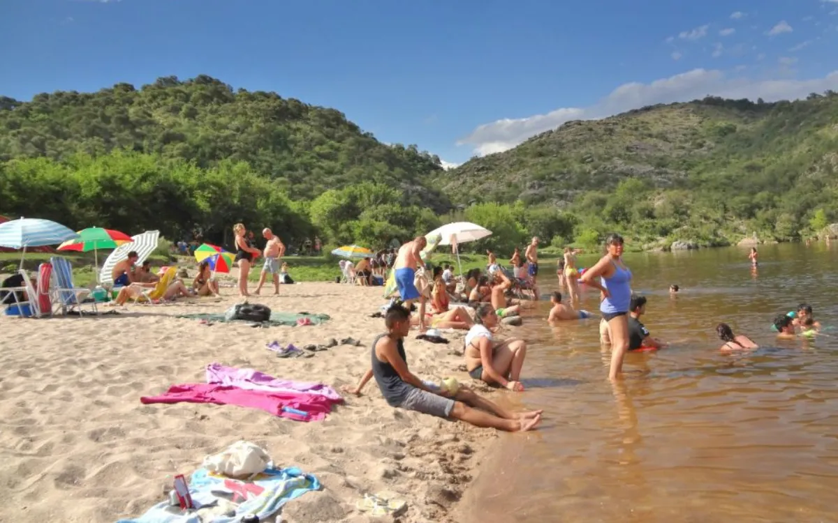 Vacaciones 2023/24: conocé las playas más tranquilas, con paisajes soñados y muy cerca de Villa Carlos Paz