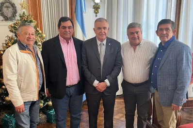 Jaldo y dirigentes de Famaillá abordaron las consecuencias de las lluvias en Tucumán