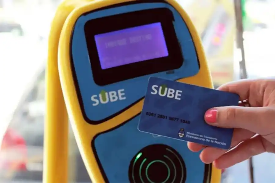 ¿Por qué tres tarjetas?: funcionarios y Aetat responden a la pregunta de los usuarios