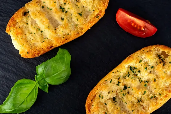 Tostadas saborizadas, el plato tendencia en Navidad: cómo prepararlas y con qué acompañarlas