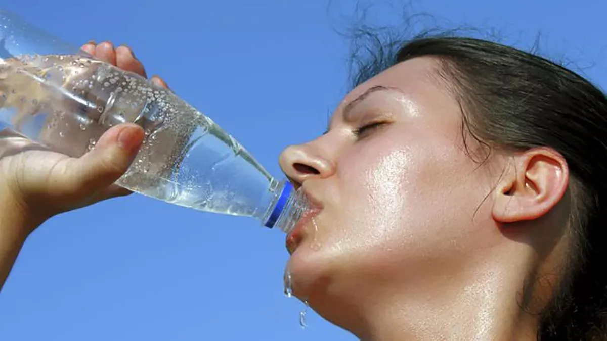 Hidratarse es clave para prevenir la insolación