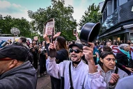 Video: Hubo cacerolazo contra Javier Milei a metros del teatro donde actúa Fátima Florez