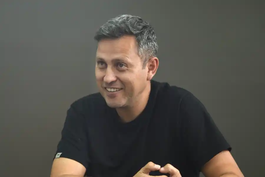 DISTENTIDO. Pese a las obligaciones, el DTdisfruta cada día en el club. LA GACETA/ Foto de Juan Pablo Sánchez Noli.