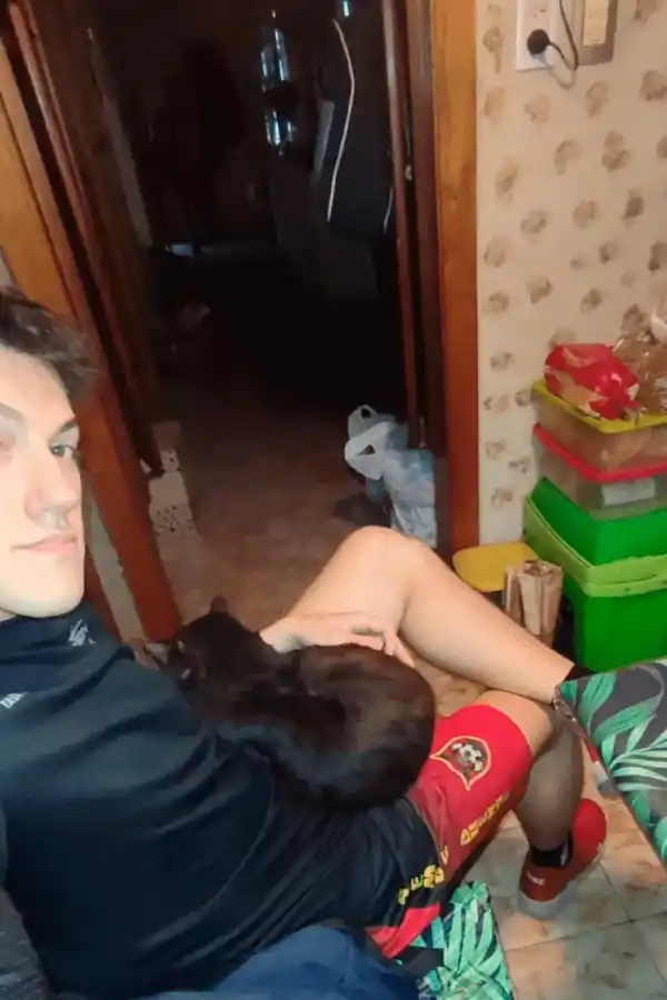 La supuesta extraña presencia en una selfie