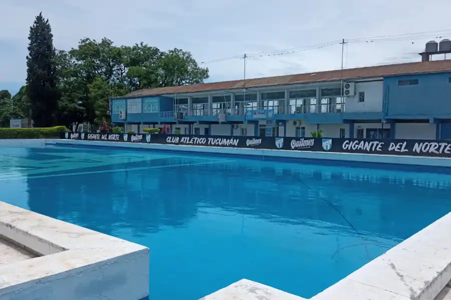 LISTA. La pileta volverá al ruedo desde mañana. Foto: prensa CAT