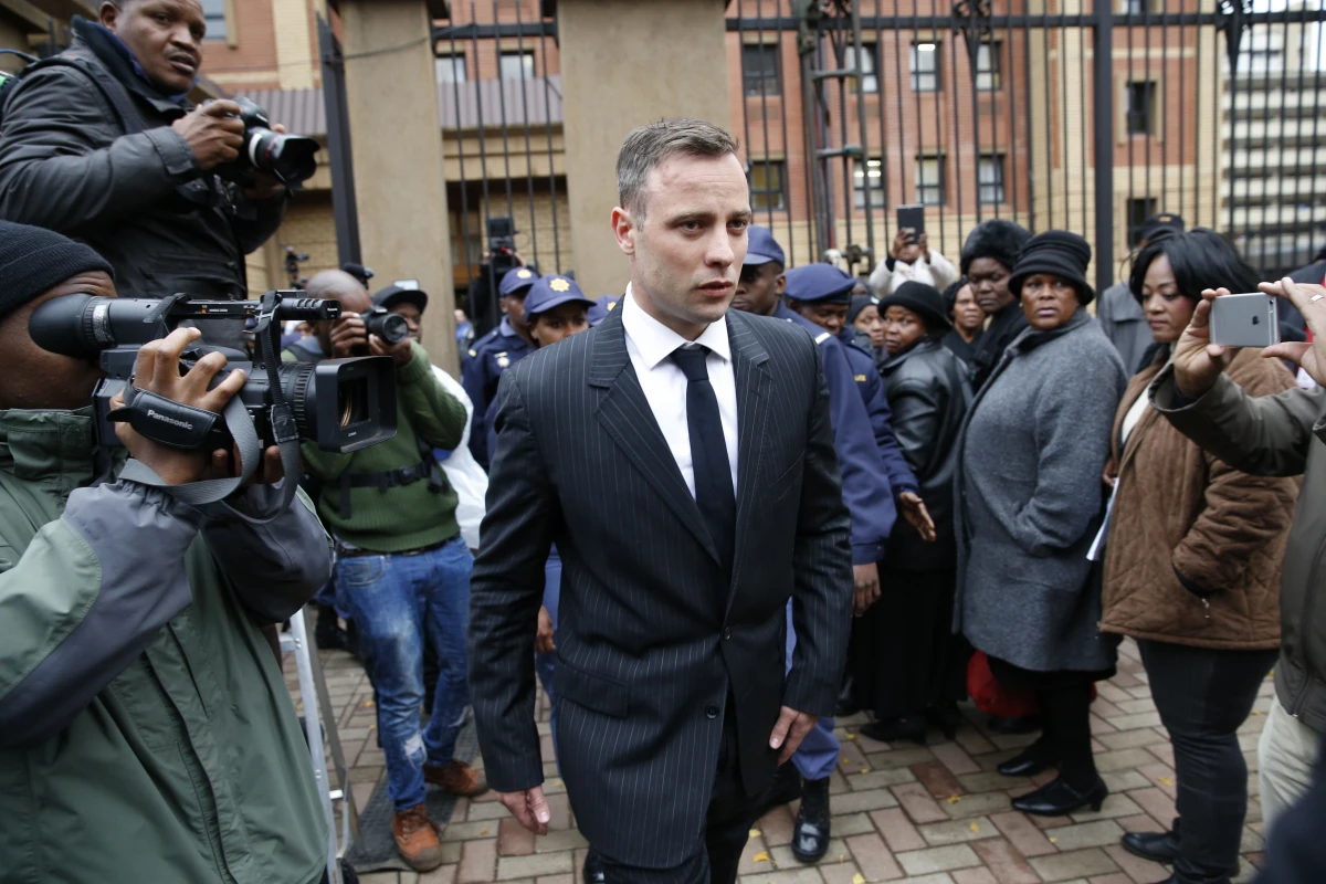 Pistorius sale de la cárcel